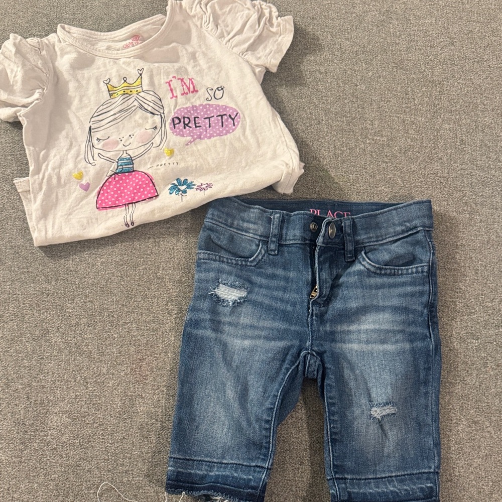 5/$15- Girls Princess Graphic Tee and Distressed Denim Capri Set